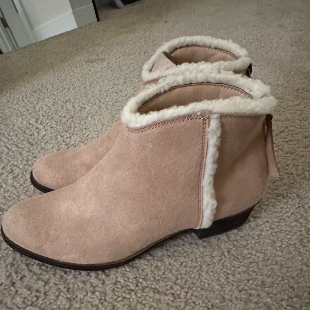 True craft ankle bootie size 8